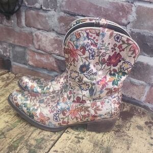 Roper Floral Heeled Boots - Multicolor